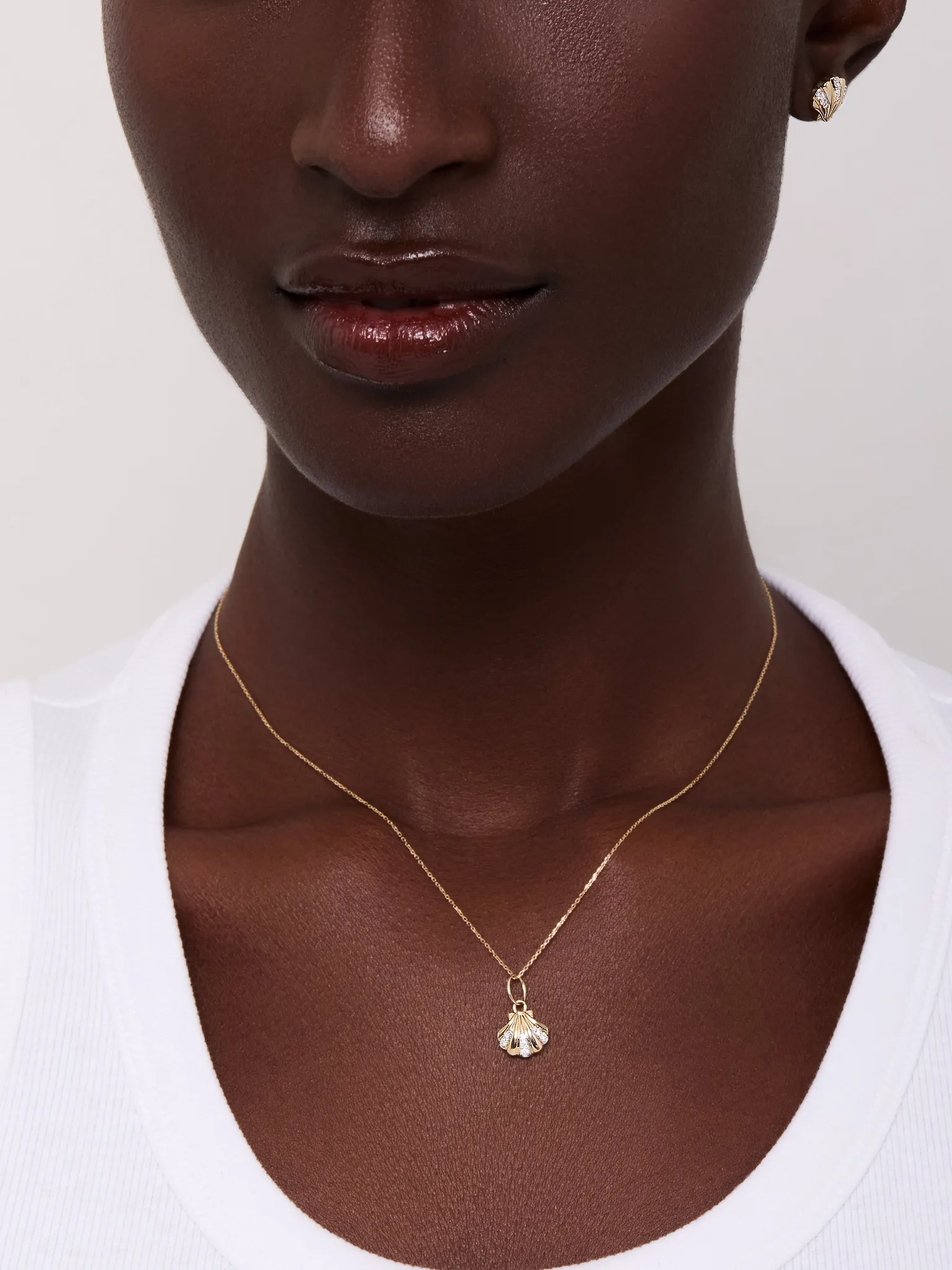 14kt Petite Venus Necklace - Image 4