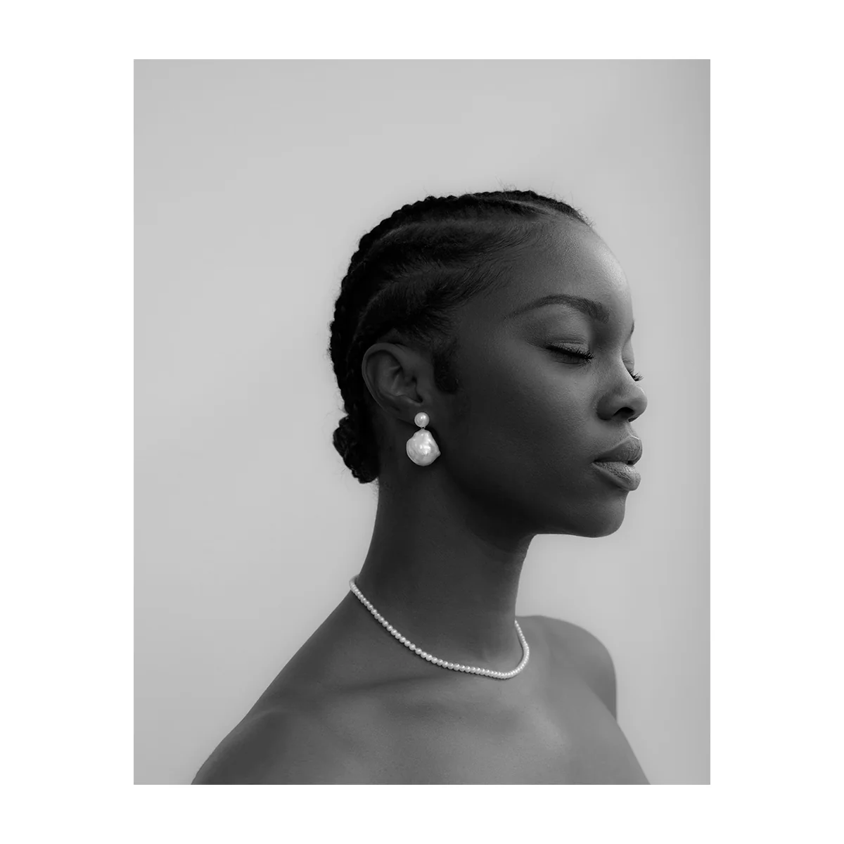 Gold Pearl Beaded Choker - Image 4